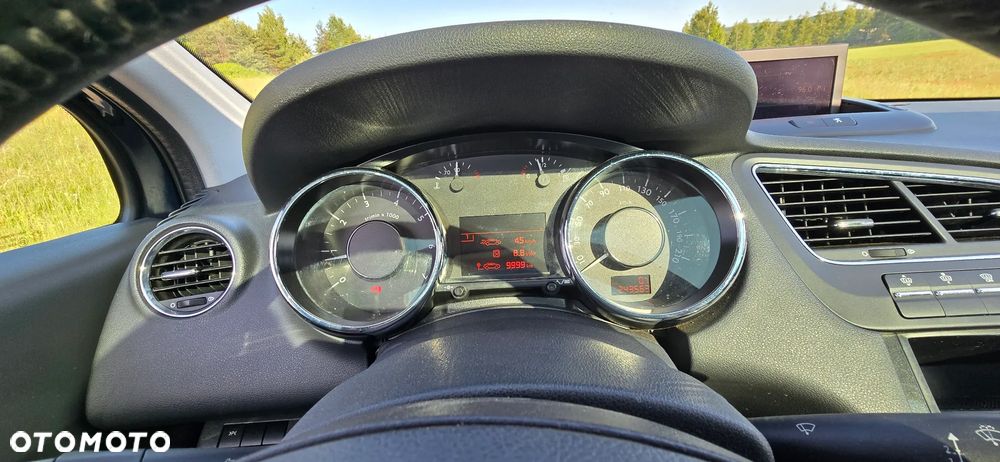 Peugeot 5008 1.6 THP Allure 7os - 17