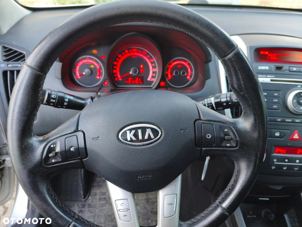 Kia Ceed - 8