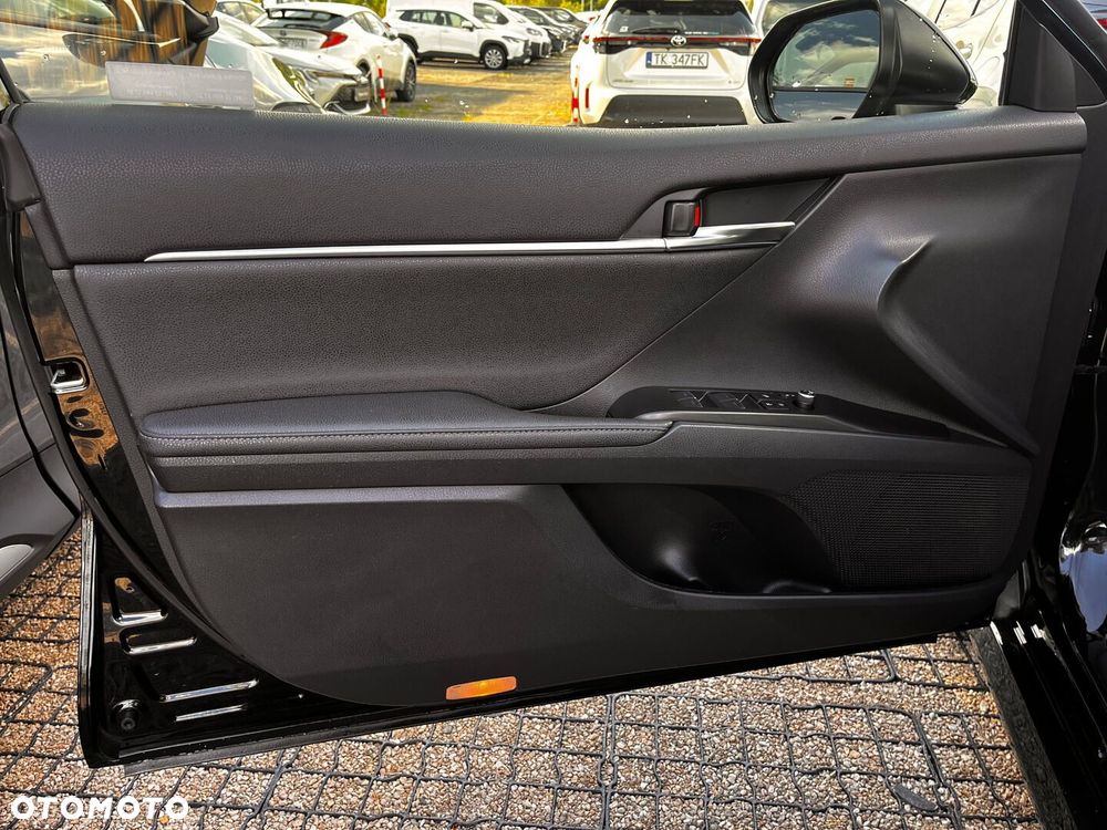 Toyota Camry 2.5 Hybrid Executive CVT - 22