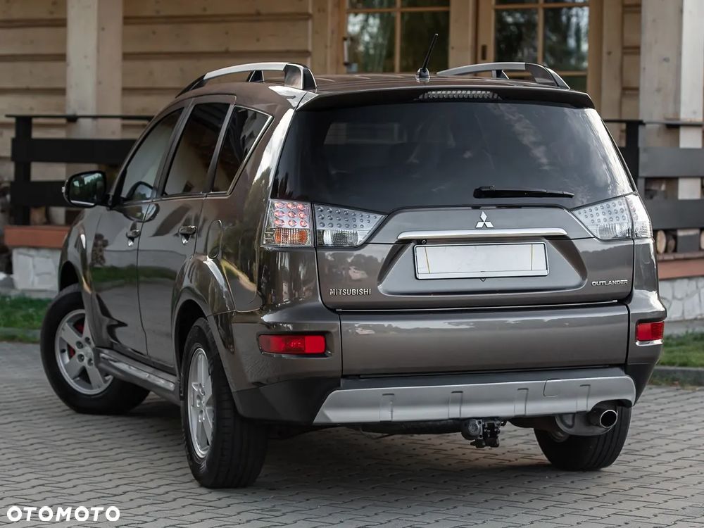 Mitsubishi Outlander - 8