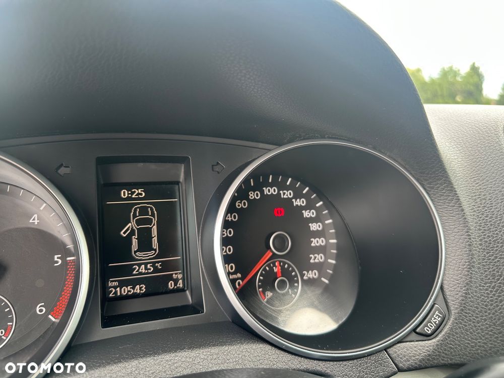 Volkswagen Golf - 23