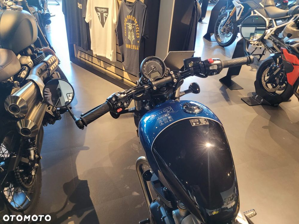 Triumph Bonneville Bobber - 5
