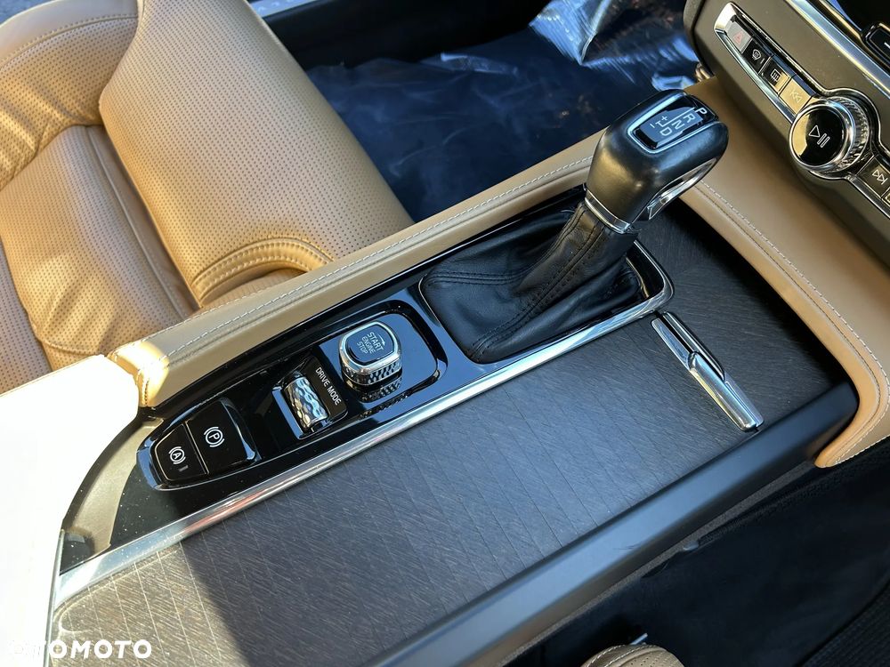 Volvo V90 D5 AWD Inscription - 18