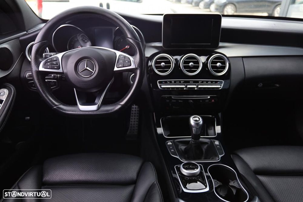 Mercedes-Benz C 200 d AMG Line — fotografia 20