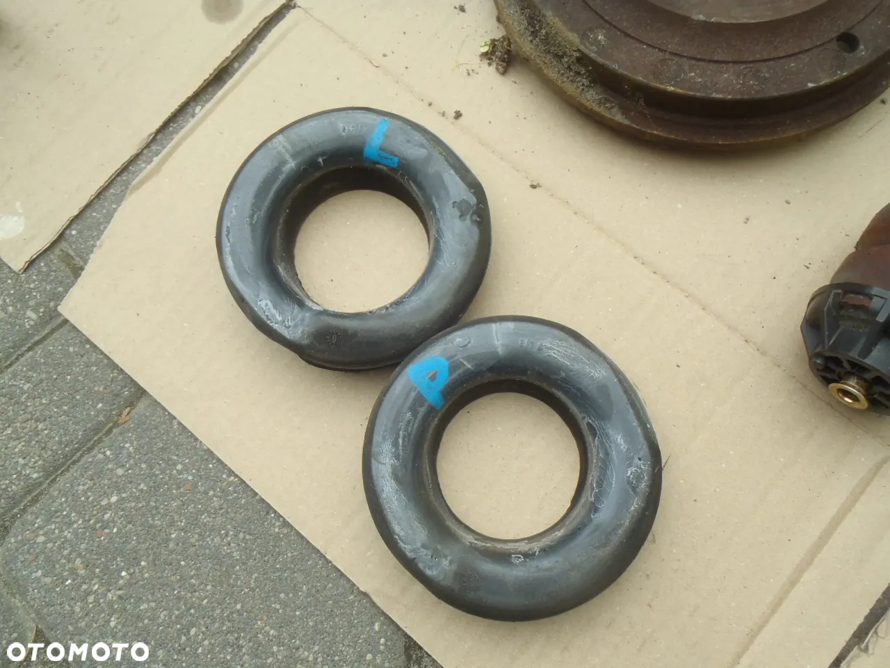 piasta łożysko bęben przewód hamulcowy cylinderki szczęki osłona tarcza kotwiczna  sprężyny śruby zawieszenia tył tylnego wahacza seicento guma odboje cc cinquecento jak nowe - 23