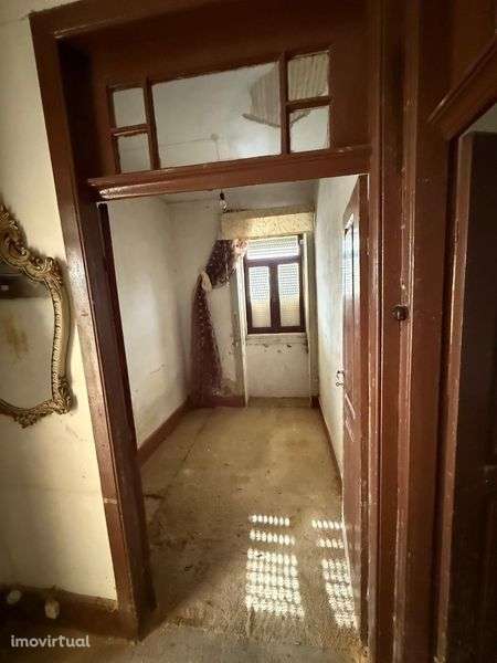Moradia Térrea para restauro- Beiriz - Grande imagem: 4/4