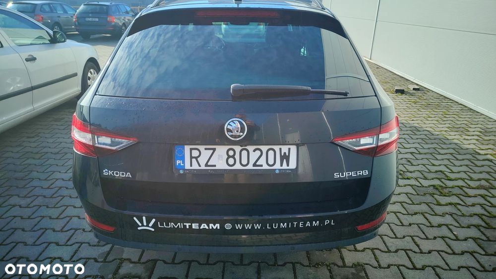 Skoda Superb 2.0 TDI Ambition - 6