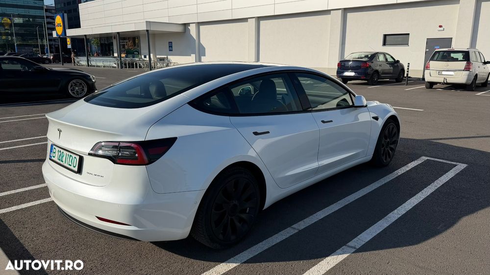 Tesla Model 3 Long Range - 4