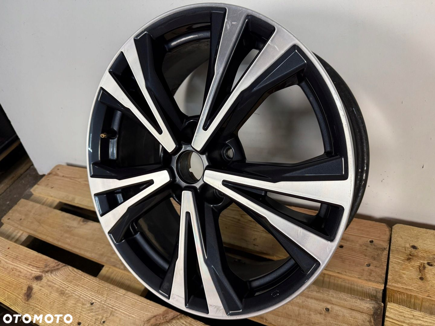 FELGA ALUMINIOWA NISSAN QASHQAI II 2 J11 18" 7.0 HV03A CALA LADNA - 3