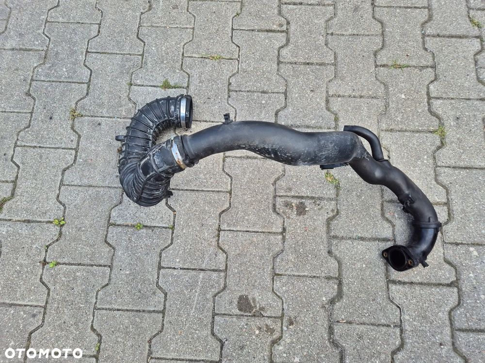 PRZEWÓD POWIETRZA TURBO TRAFIC VIVARO PRIMASTAR 2.0 10-14r. EURO 5 - 1