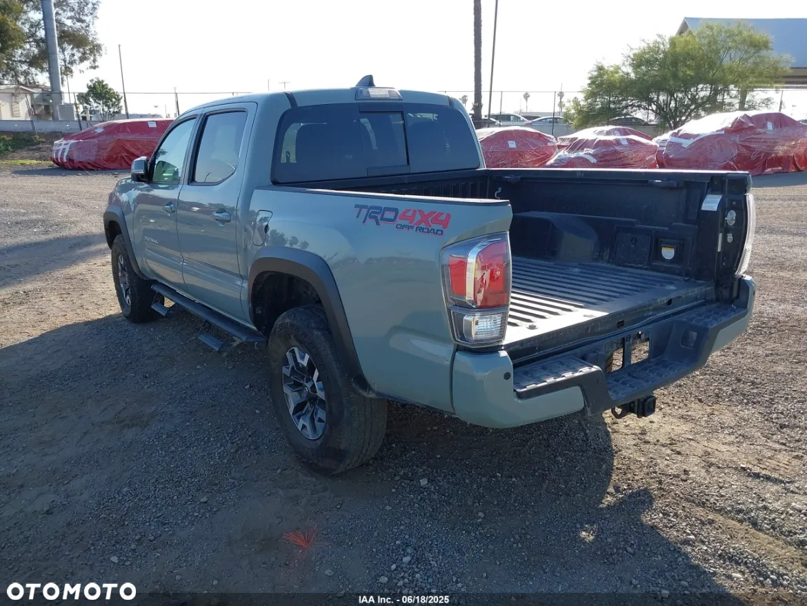 Toyota Tacoma - 7