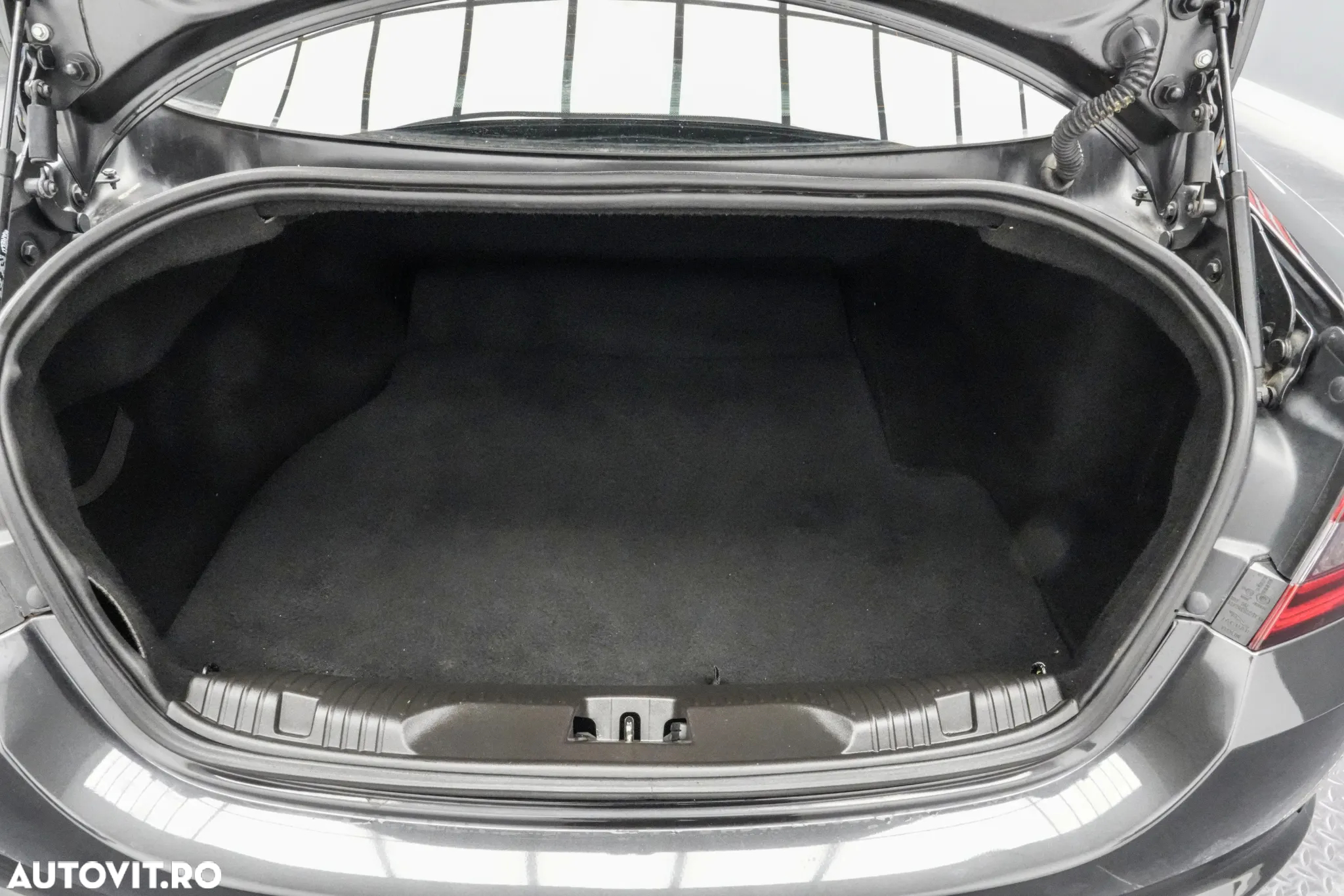 Jaguar XF 2.2D Premium Luxury - 25