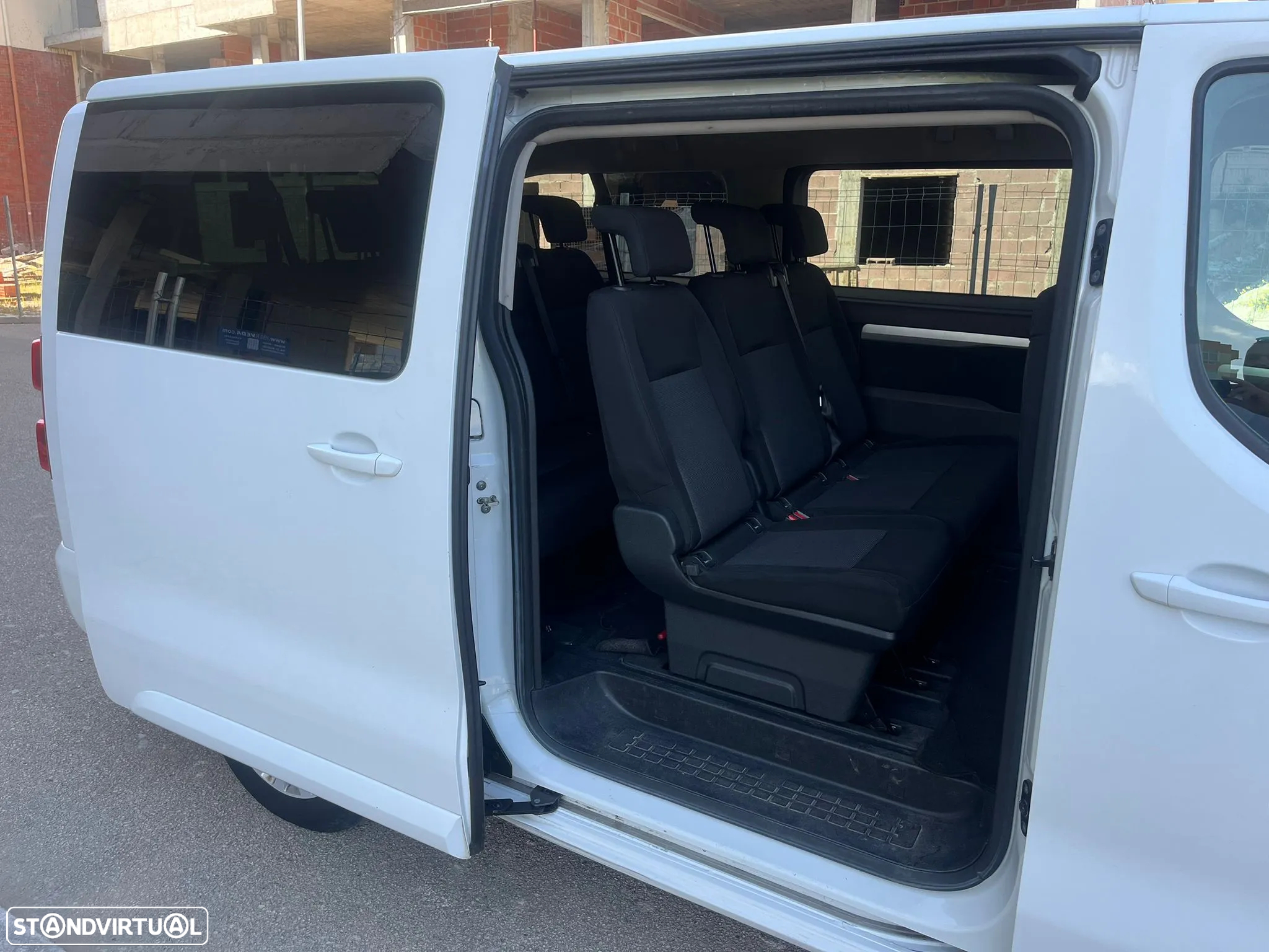Toyota Proace Verso 1.5 D-4D L3 (LONGA) - AC - 9 LUGARES - 7