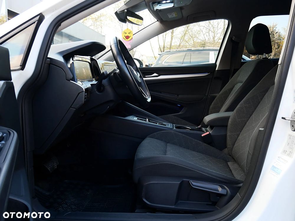 Volkswagen Golf 1.0 eTSI United DSG - 5