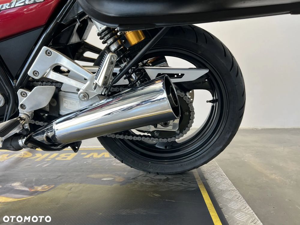 Yamaha XJR - 16