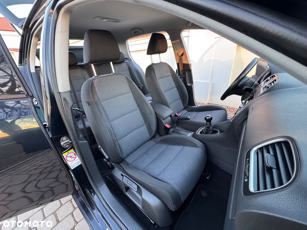 Volkswagen Golf - 20