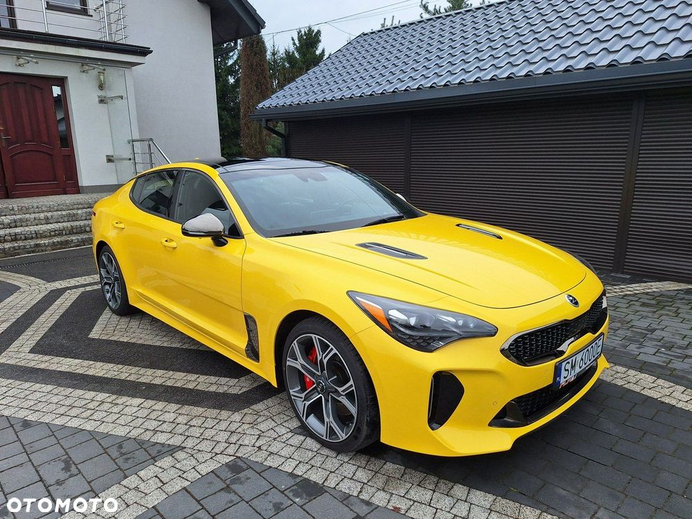 Kia Stinger - 1