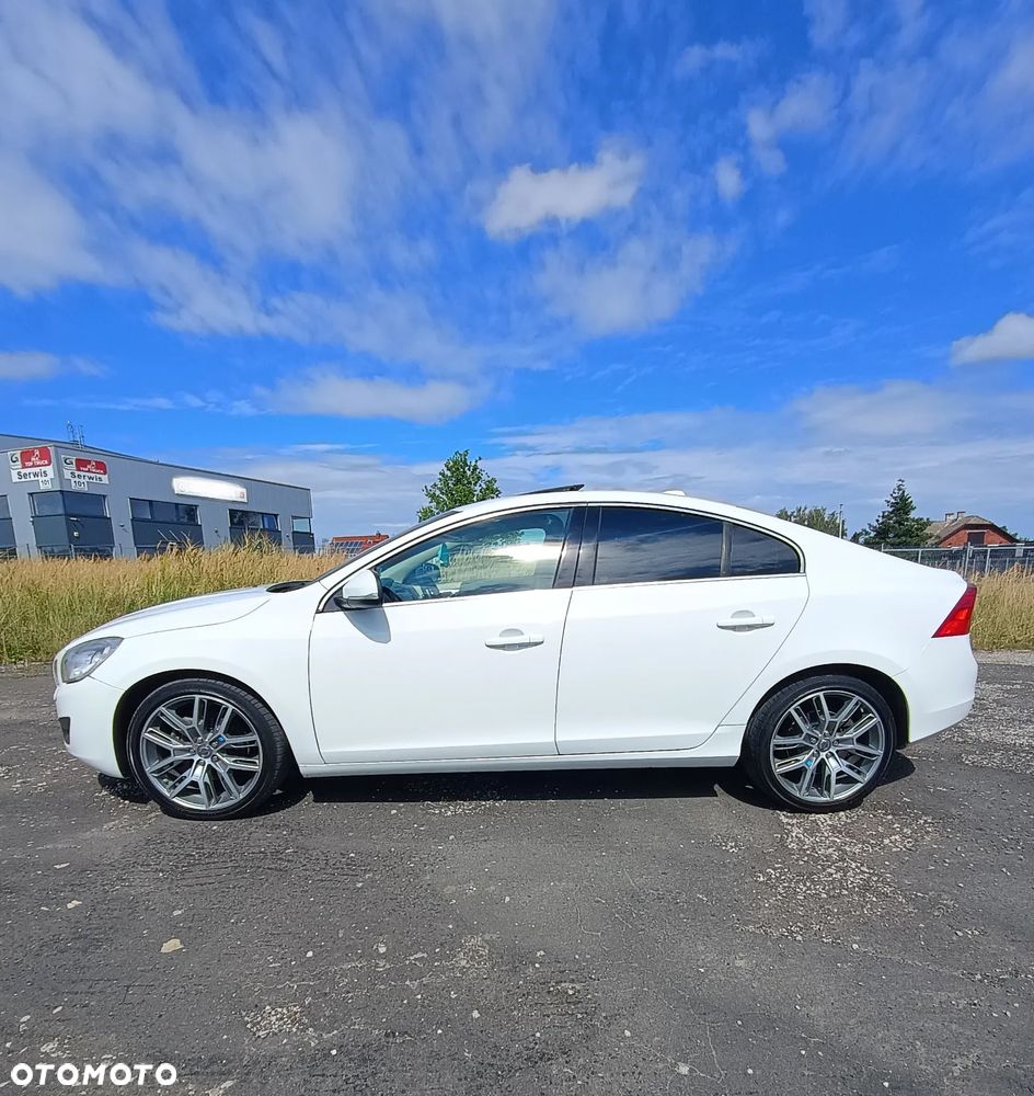 Volvo S60 T6 AWD Geartronic Summum - 4