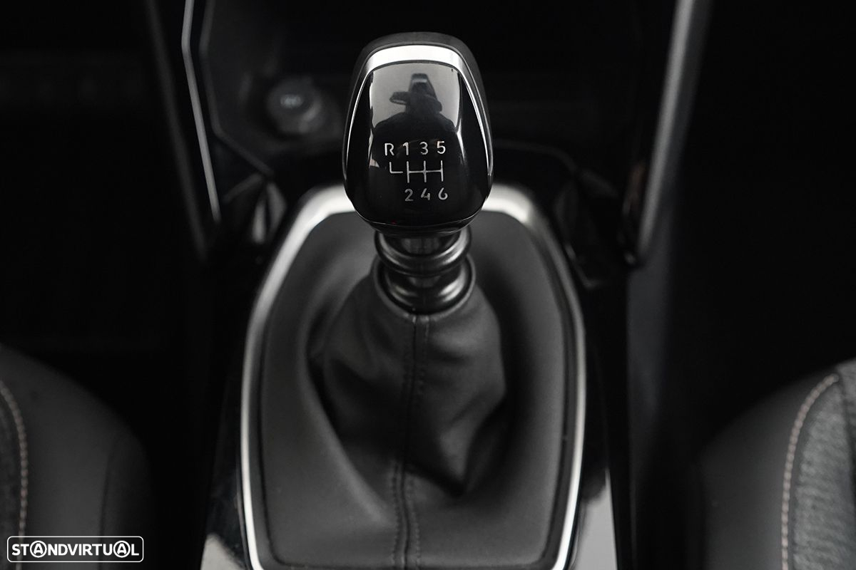 Peugeot 2008 1.2 PureTech Allure - 12