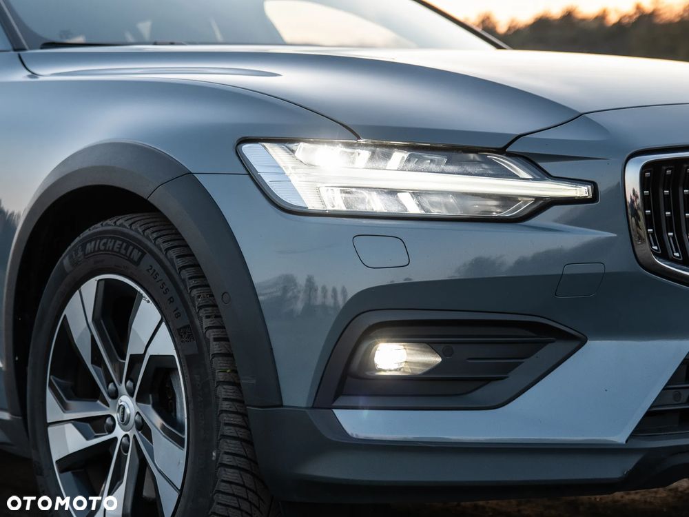 Volvo V60 Cross Country B4 D AWD - 11