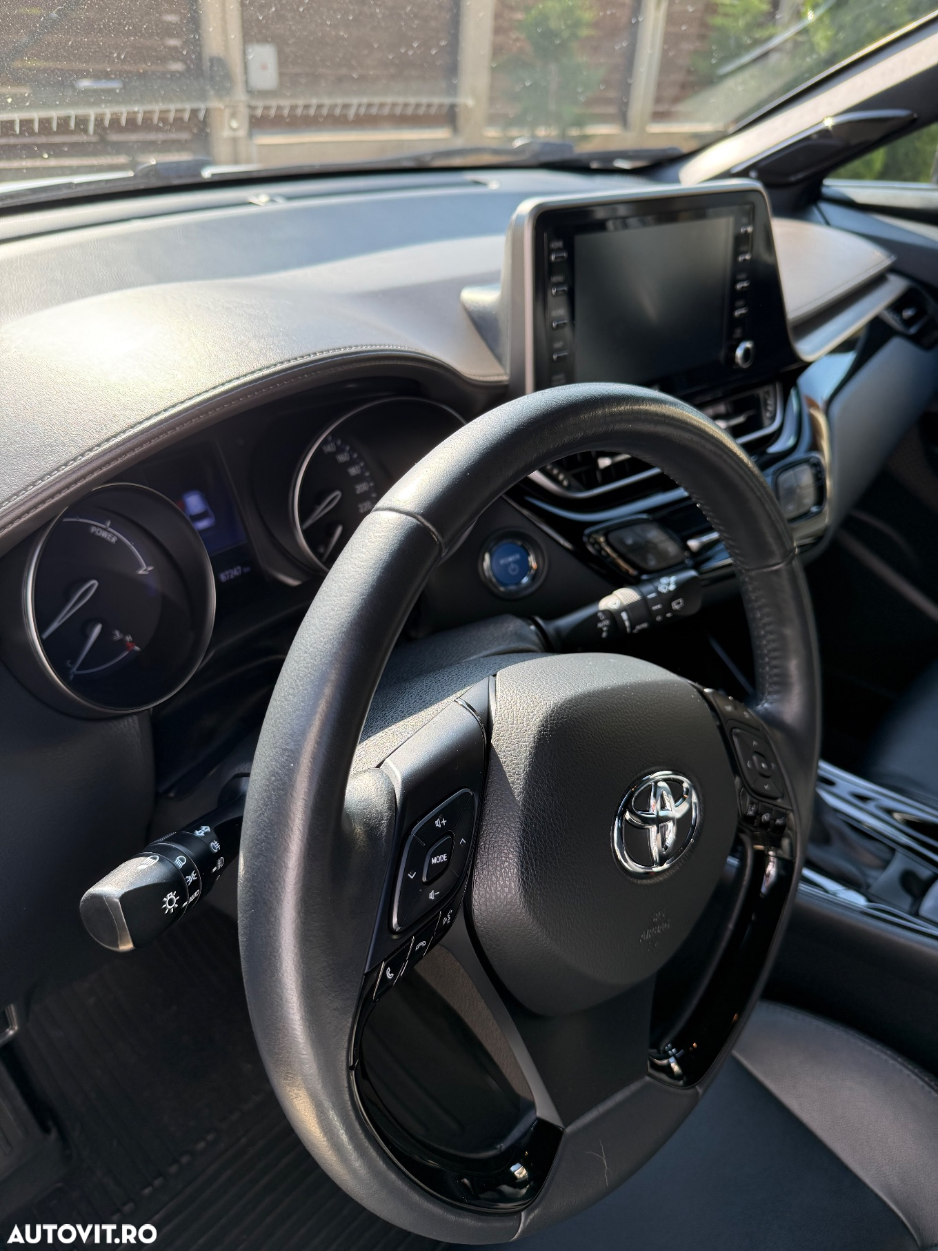 Toyota C-HR 2.0 HSD 184 CP 4x2 CVT C-lassy bi-tone - 9