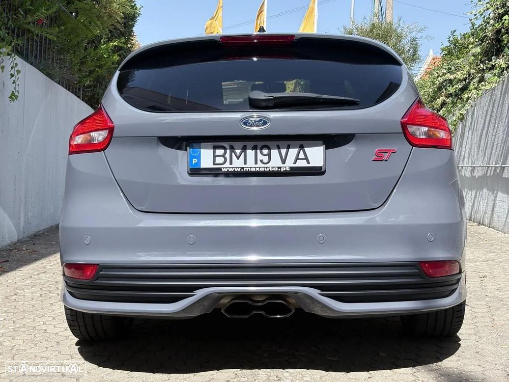 Ford Focus 2.0 EcoBoost ST c/ Pack Pele Desportiva - 22
