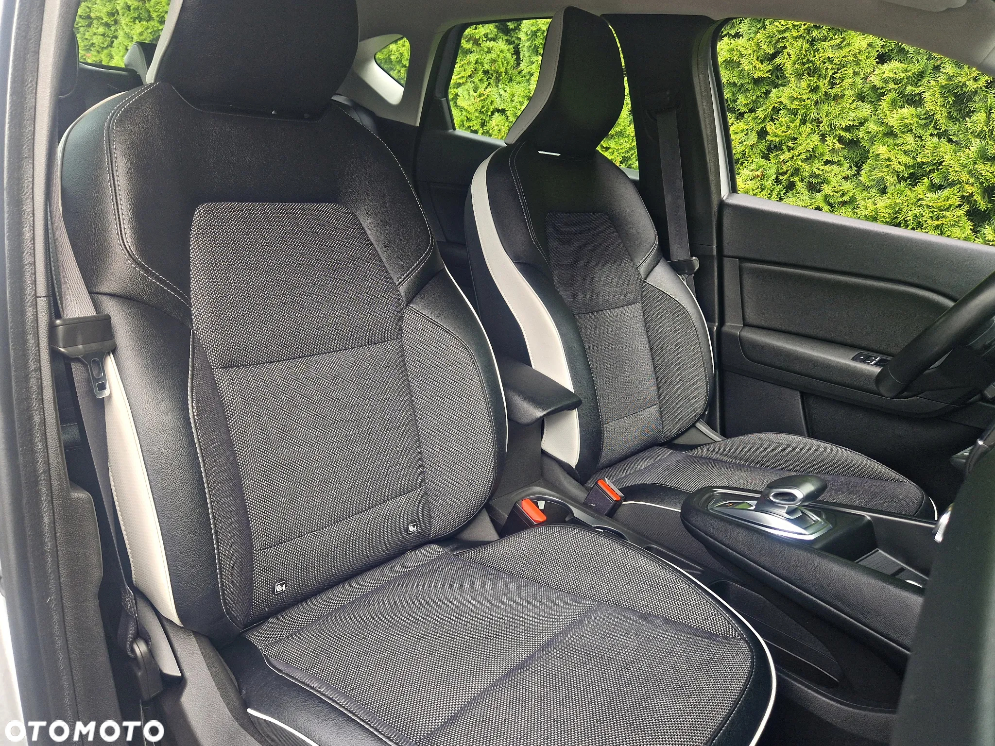 Renault Captur 1.3 TCe Intens EDC - 30