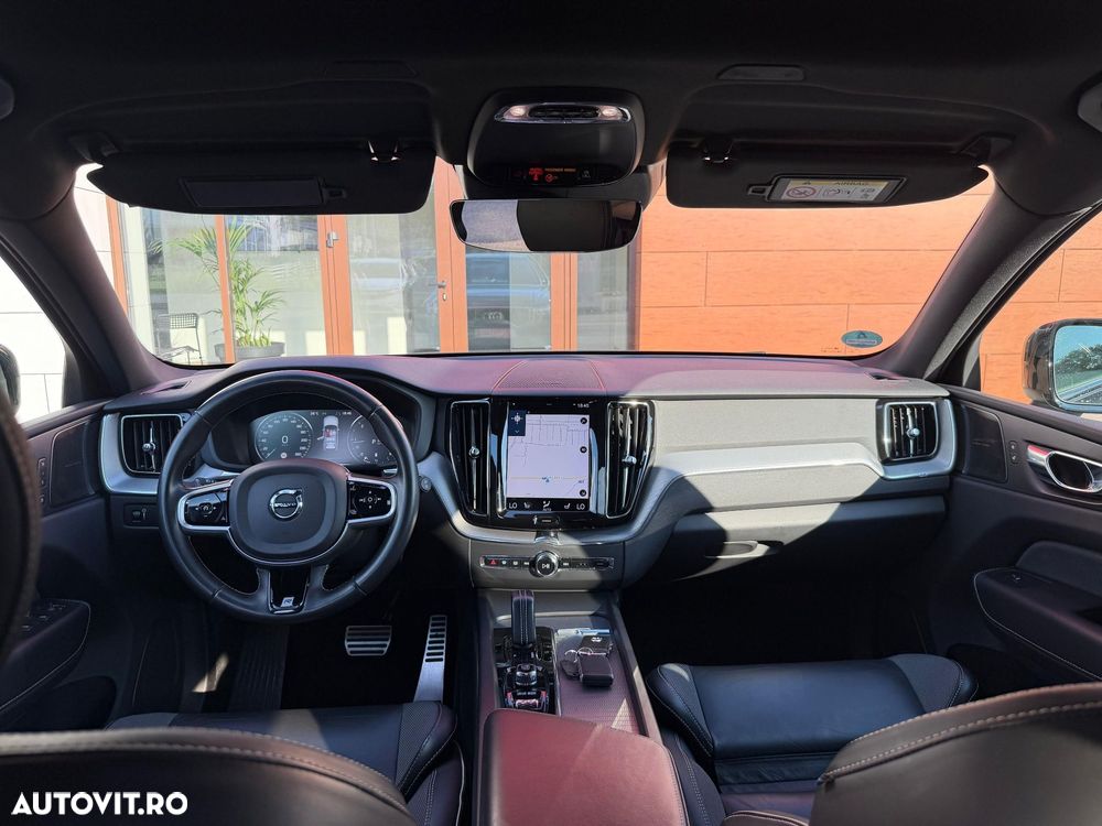 Volvo XC 60 B5 MHEV AWD R-Design - 5