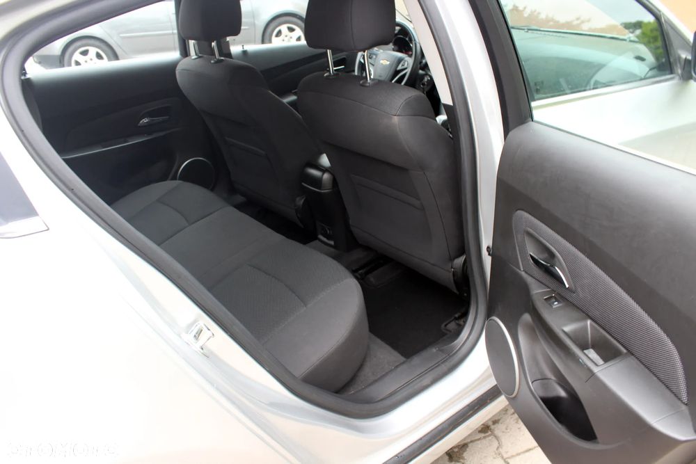 Chevrolet Cruze 1.8 LT+ - 13