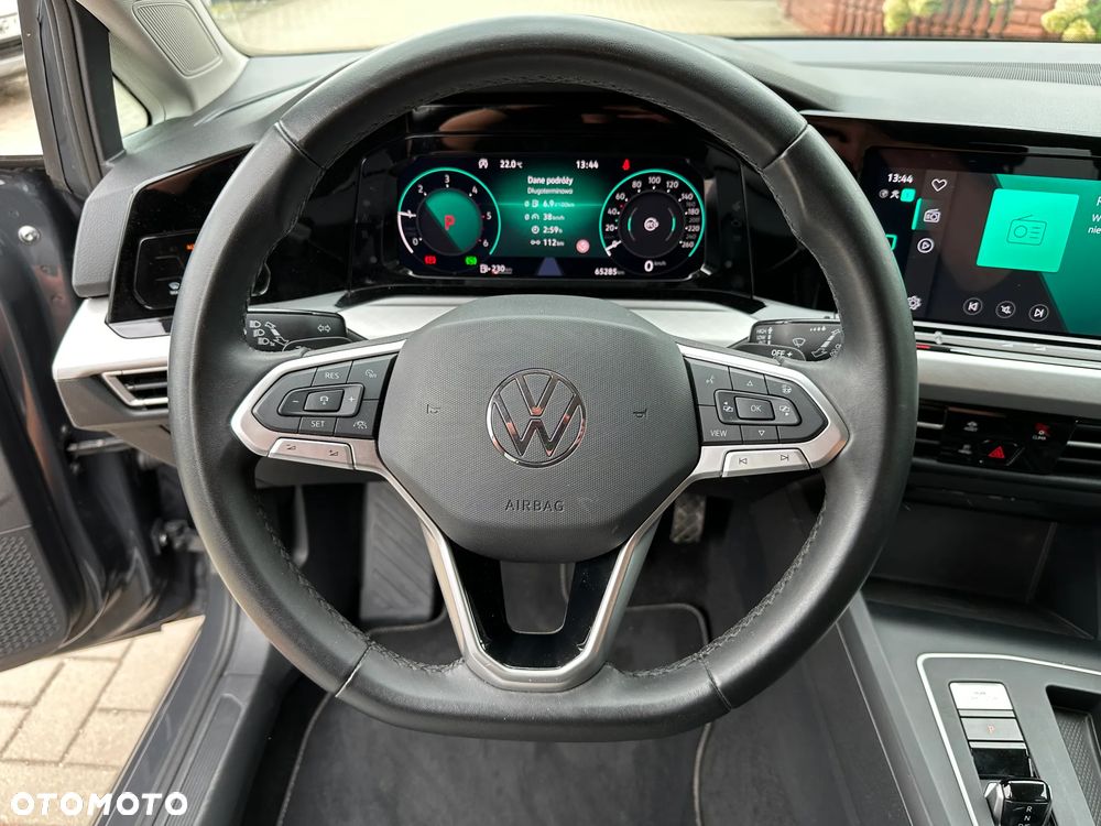 Volkswagen Golf - 8