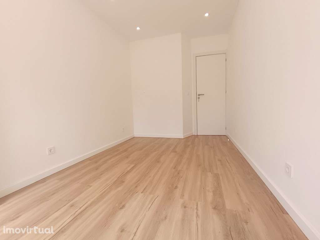 Apartamento T2 totalmente renovado nas Mercês, Sintra - Grande imagem: 3/24