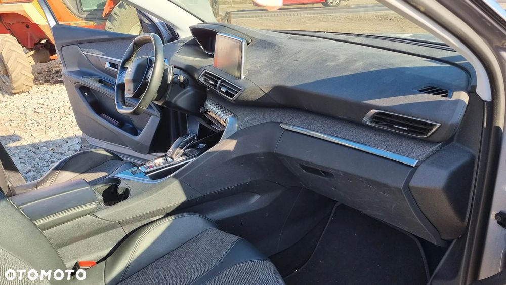 Peugeot 5008 PureTech 130 EAT8 Stop & Start Active Pack - 29