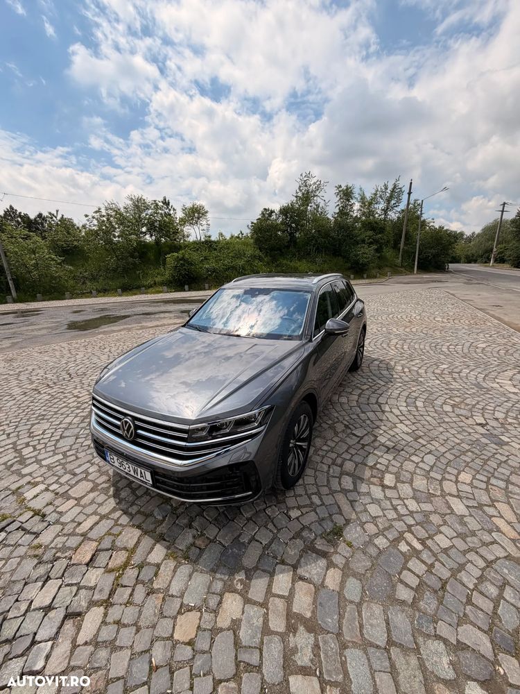 Volkswagen Touareg V6 TDI 4MOTION Elegance - 2