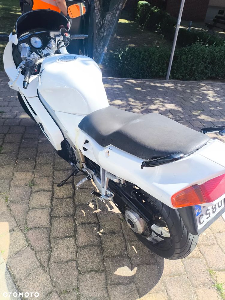 Honda VFR - 2
