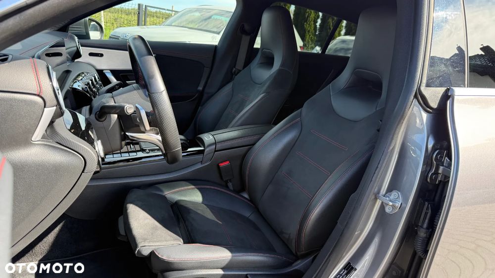 Mercedes-Benz CLA 180 7G-DCT Edition AMG Line - 25