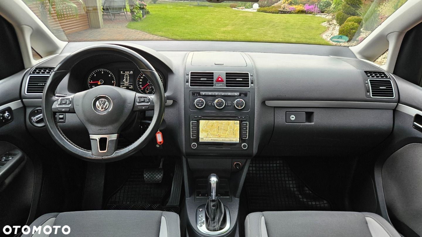 Volkswagen Touran - 18