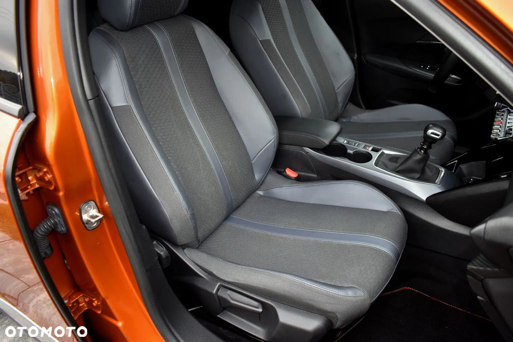 Peugeot 2008 ver-puretech-130-allure - 32