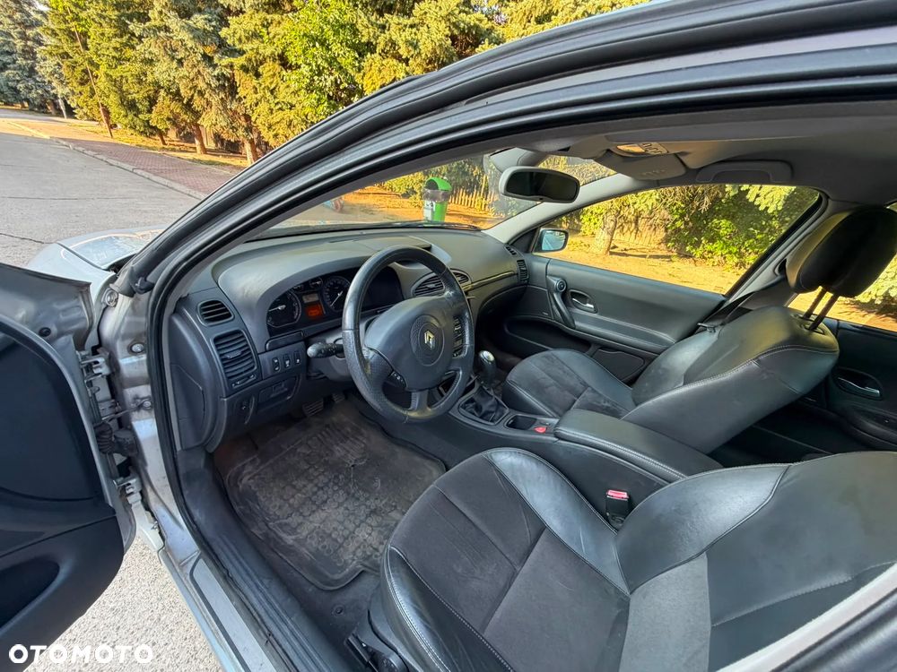 Renault Laguna 2.0T Image - 9