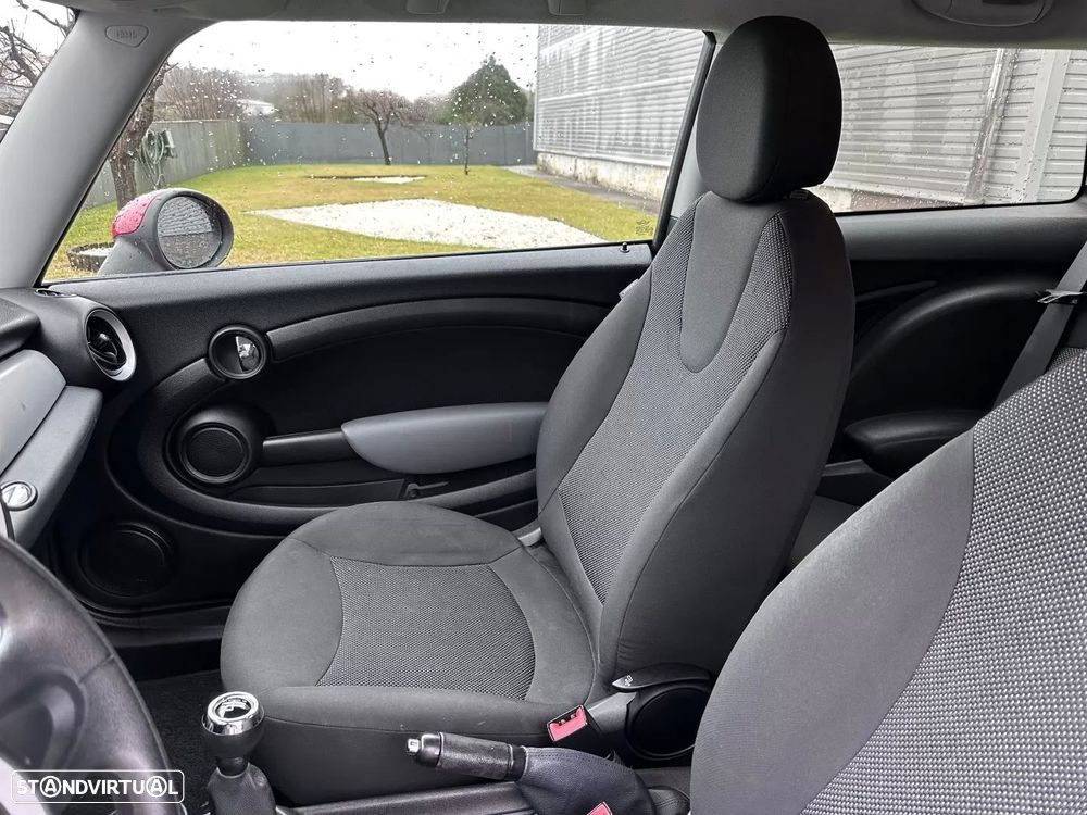 MINI 3 Portas One 1.4 - 27