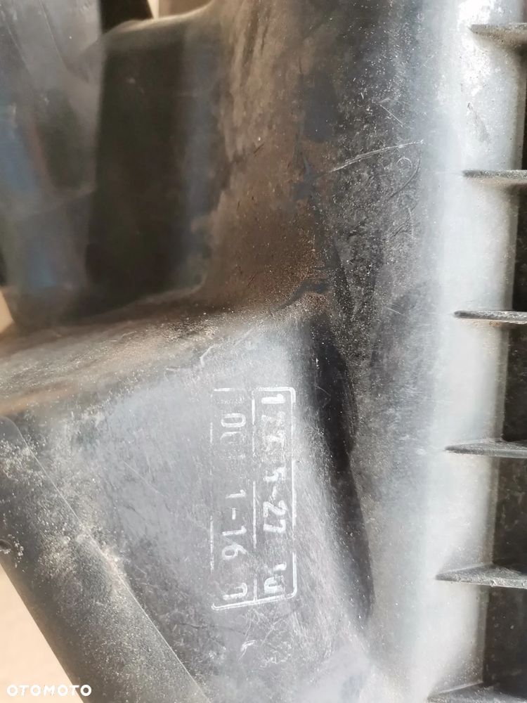 Obudowa filtra powietrza  TOYOTA COROLLA 2.0d D4D E12 - 2