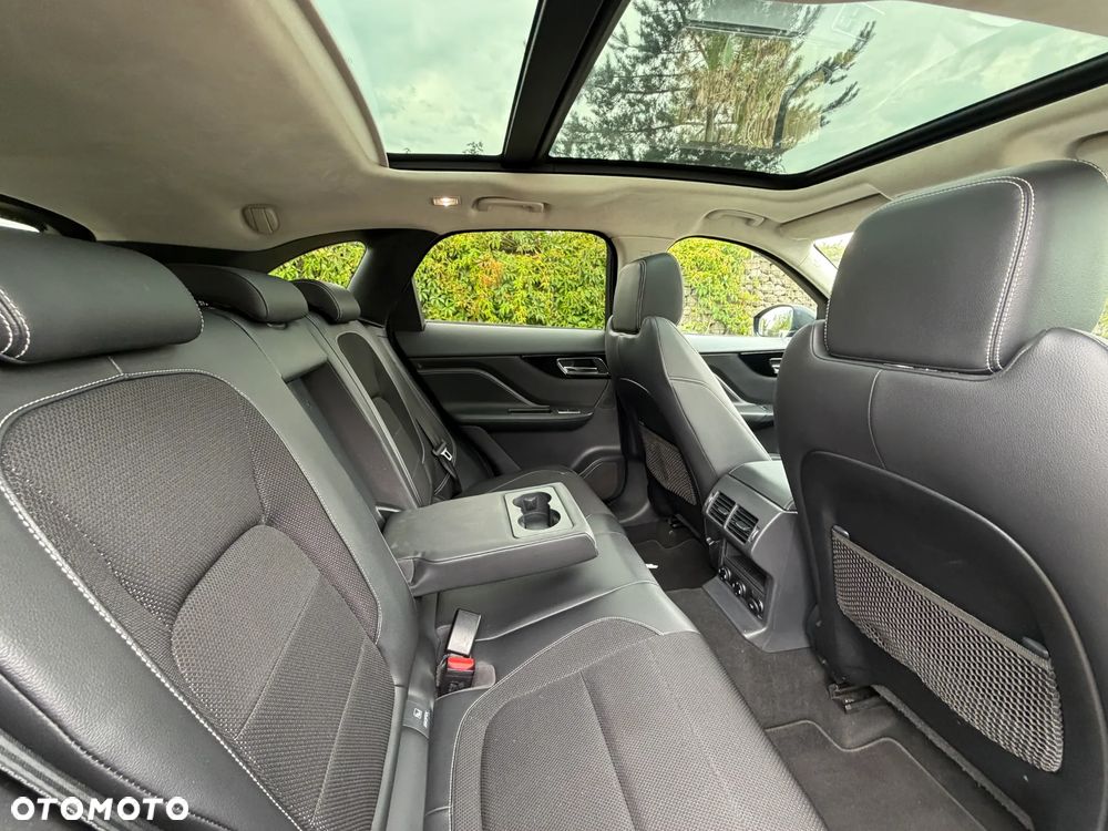 Jaguar F-Pace 2.0 i4D AWD R-Sport - 34