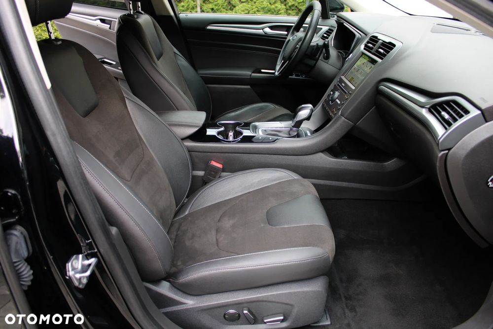 Ford Mondeo 2.0 TDCi Titanium PowerShift - 29