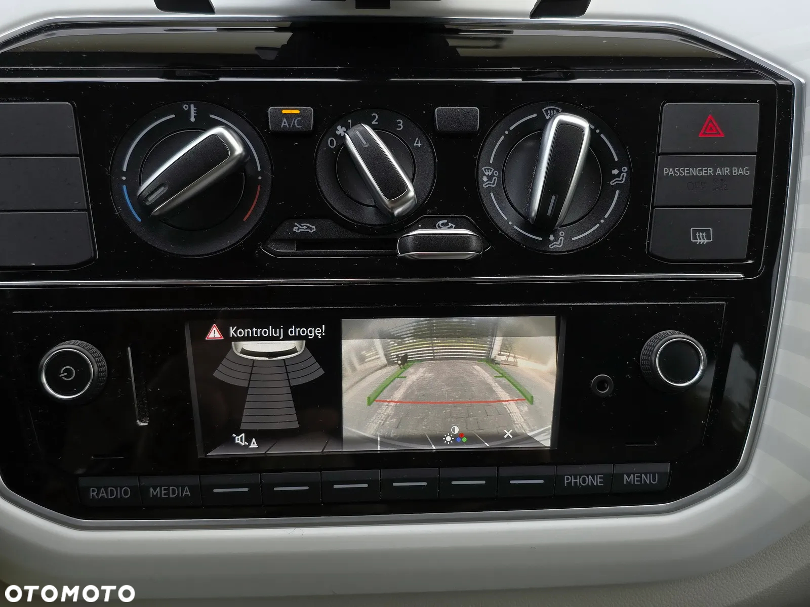 Volkswagen up! 1.0 beats - 8