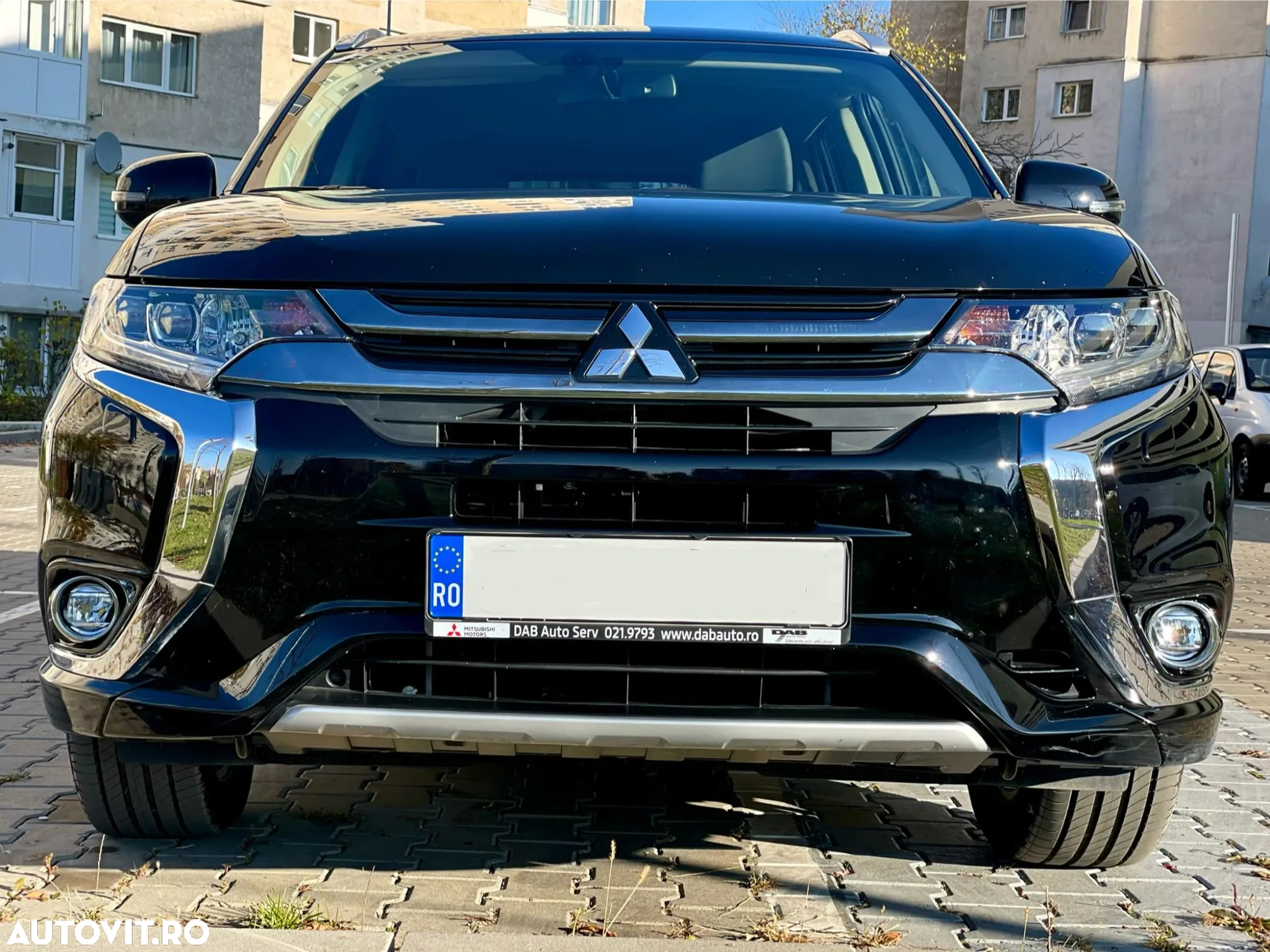Mitsubishi Outlander - 12