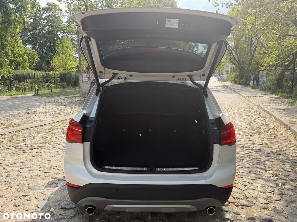 BMW X1 xDrive28i xLine - 11