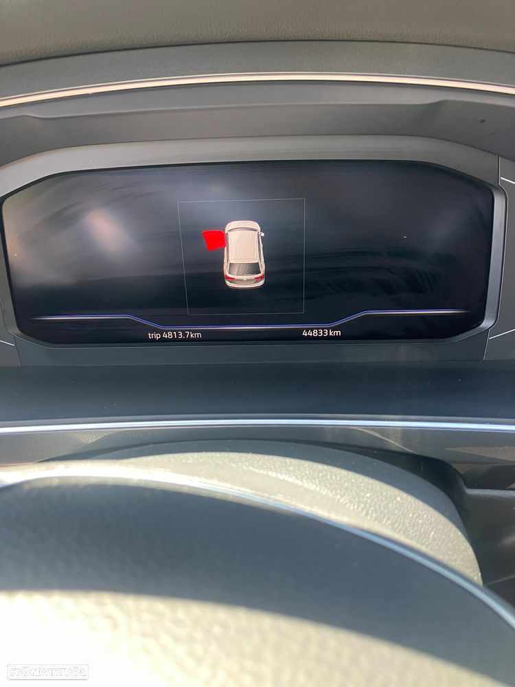 VW Tiguan 2.0 TDI R-Line - 9