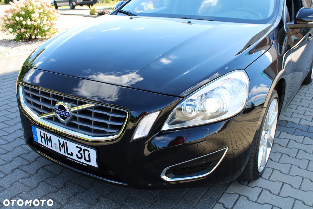 Volvo V60 D5 Summum - 35