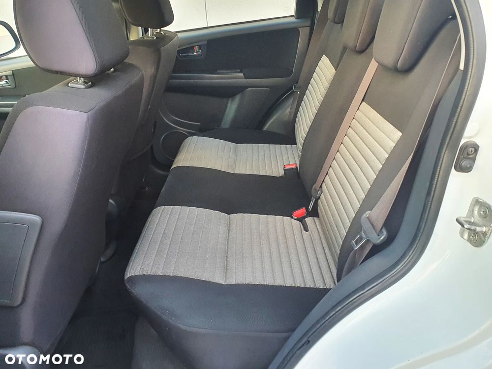 Suzuki SX4 1.6 VVT Automatik 4x2 Comfort - 11