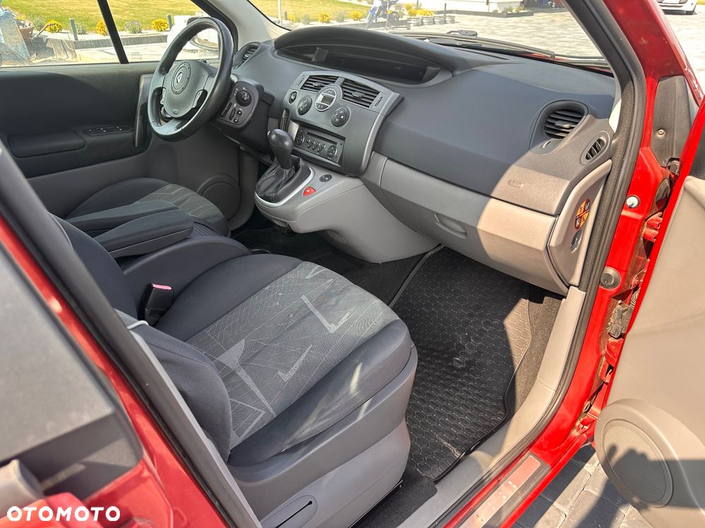 Renault Scenic 2.0 16V Avantage - 24
