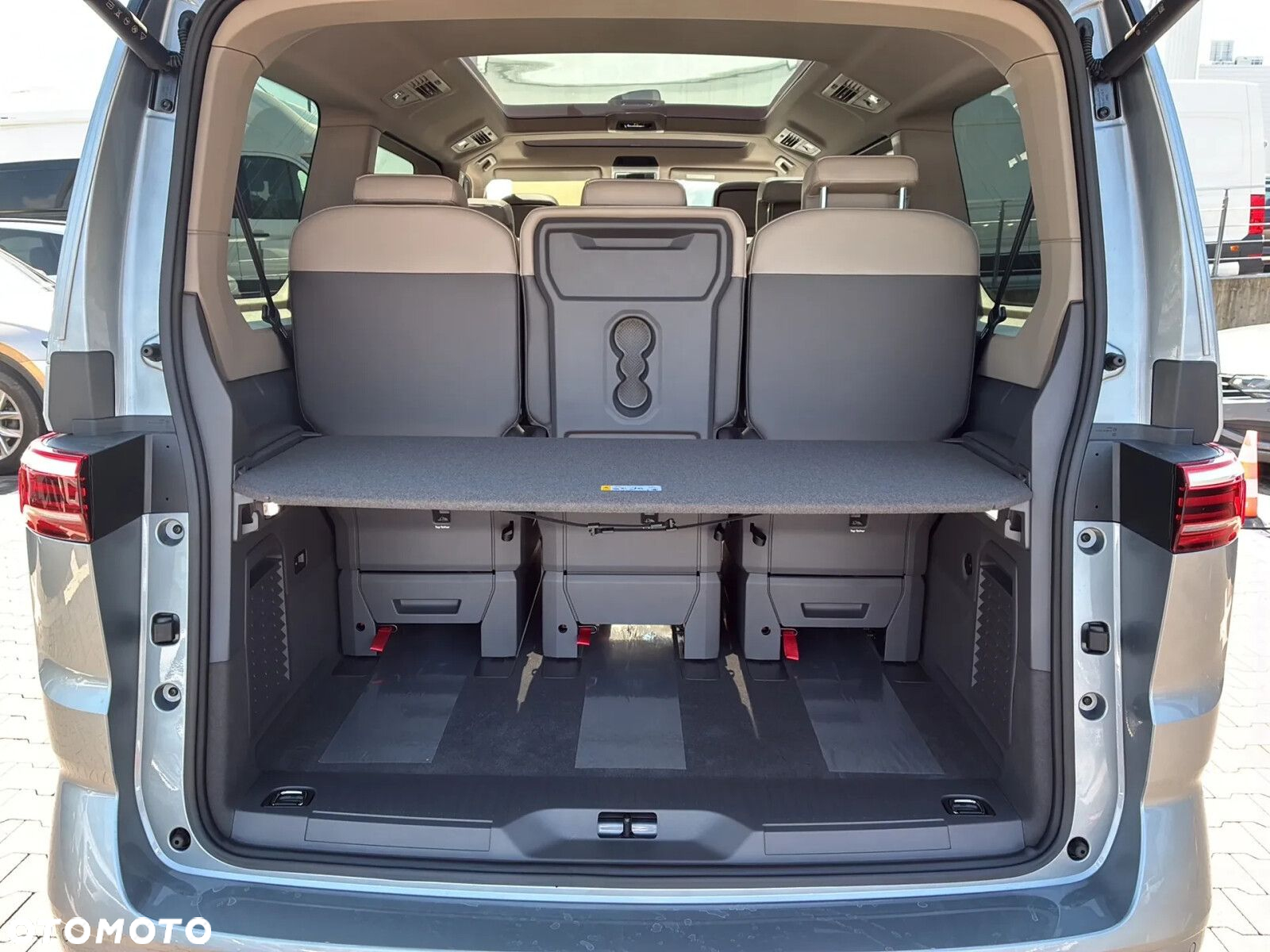 Volkswagen Multivan 2.0 TDI L2 Edition DSG - 11